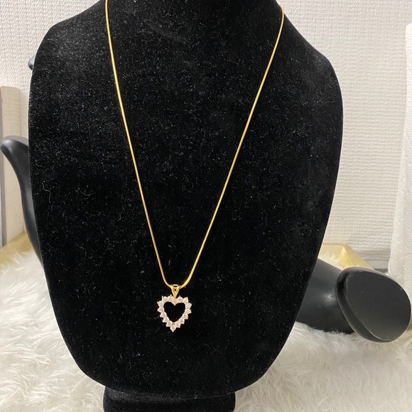 Radiant Elegance: 18K Gold-Plated Chain with Sterling Silver 925 Heart Necklace - Picture 3 of 10
